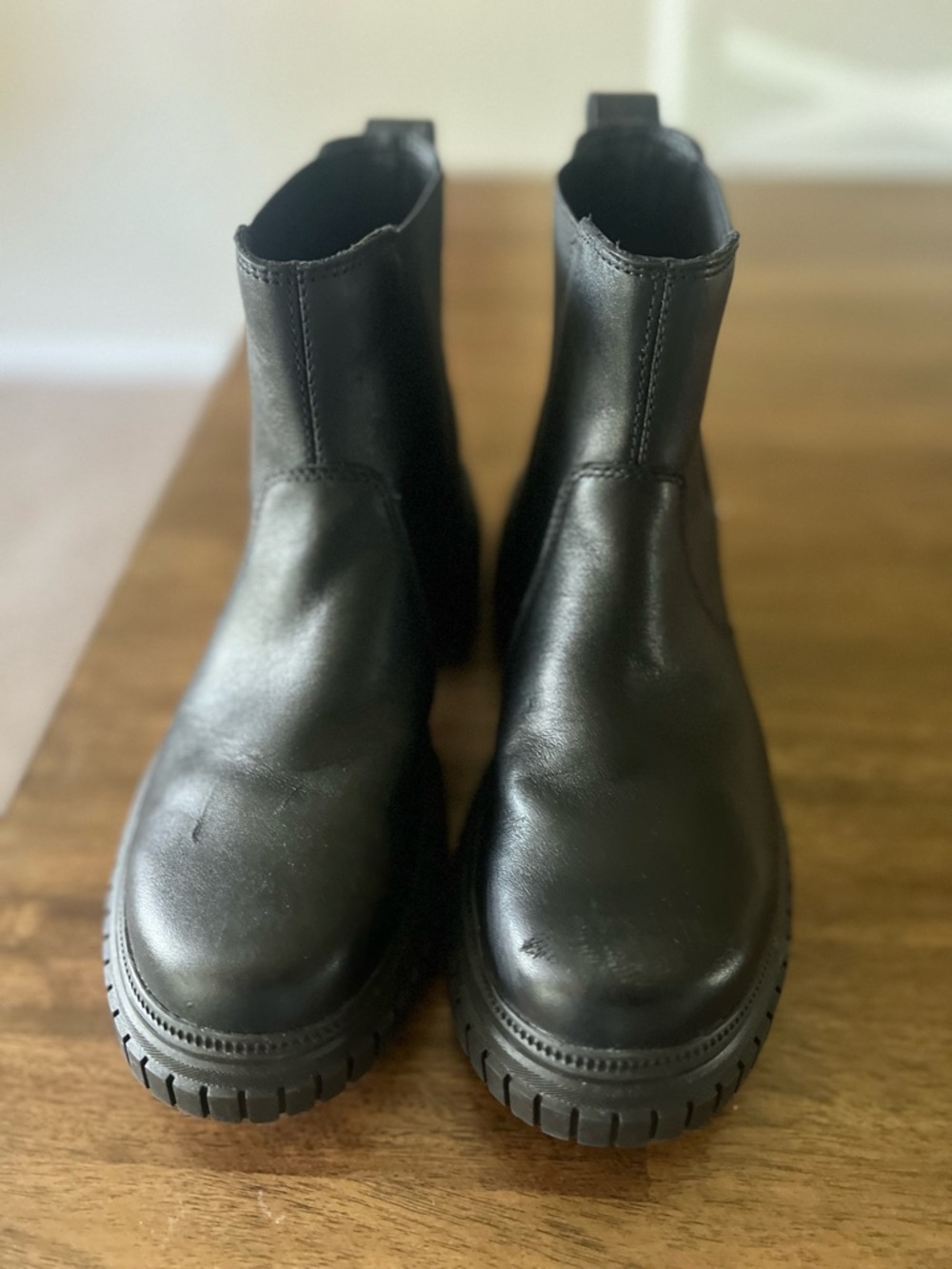Black Sorel Chelsea Boots - Classic Leathere Lug Sole